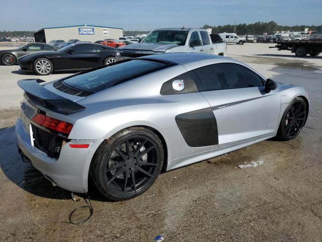 WUAKBAFX3H7901379 - 2017 AUDI R8 5.2 PLUS QUATTRO SILVER photo 3