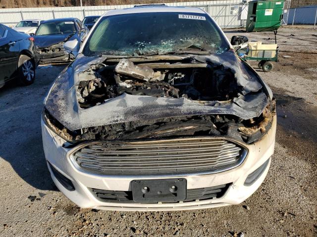 3FA6P0HD6GR286885 - 2016 FORD FUSION SE WHITE photo 5