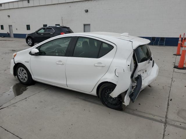 JTDKDTB38G1118405 - 2016 TOYOTA PRIUS C WHITE photo 2