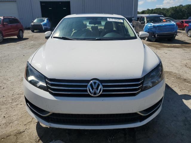 1VWBH7A35CC048175 - 2012 VOLKSWAGEN PASSAT SE Білий фото 5