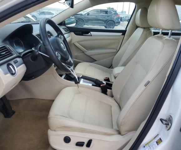 1VWBH7A35CC048175 - 2012 VOLKSWAGEN PASSAT SE Білий фото 7