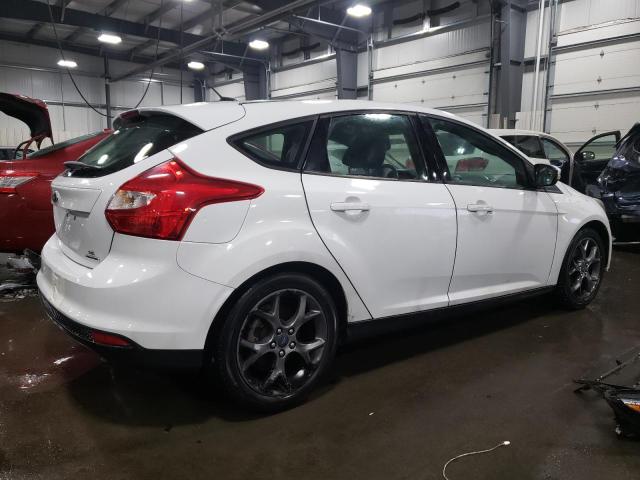 1FADP3K25DL153075 - 2013 FORD FOCUS SE WHITE photo 3