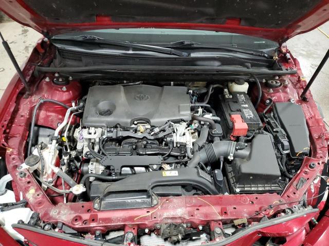 4T1B11HK8JU527758 - 2018 TOYOTA CAMRY L RED photo 11