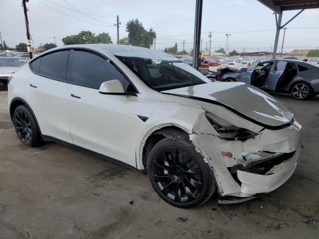 5YJYGDEE5LF055589 - 2020 TESLA MODEL Y WHITE photo 4