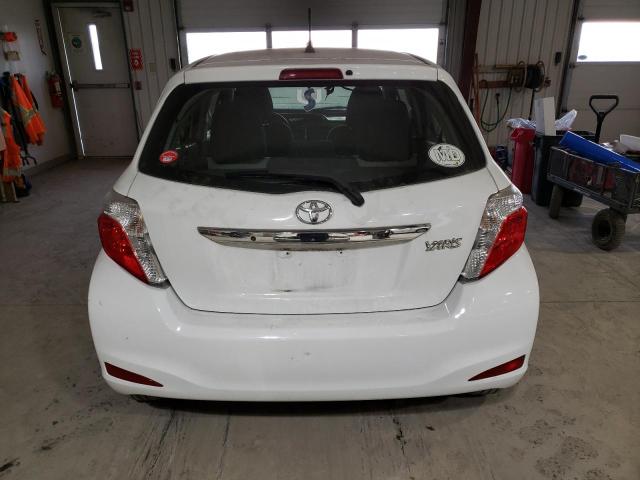 JTDKTUD35CD533762 - 2012 TOYOTA YARIS WHITE photo 6