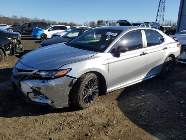 4T1G11AK6LU300894 - 2020 TOYOTA CAMRY SE SILVER photo 1