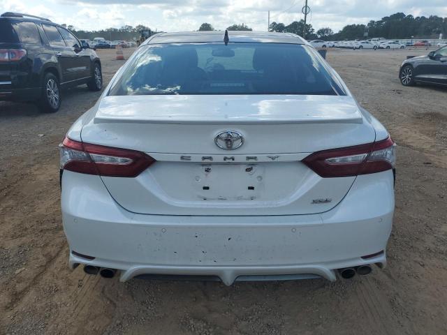 4T1B61HKXJU083834 - 2018 TOYOTA CAMRY XSE თეთრი ფოტო 6