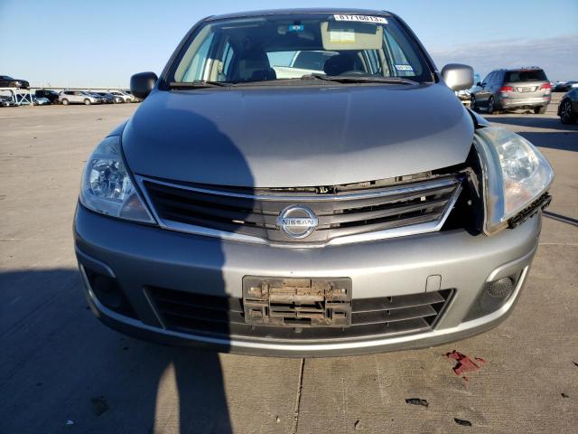 3N1BC1CP8AL389458 - 2010 NISSAN VERSA S GRAY photo 5