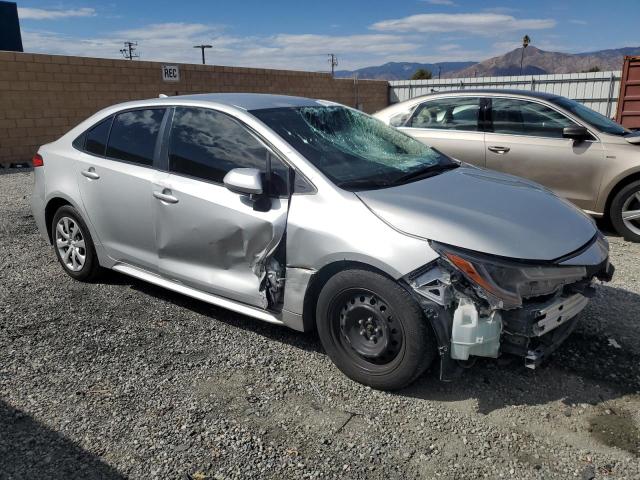 JTDEPRAEXLJ098887 - 2020 TOYOTA COROLLA LE SILVER photo 4