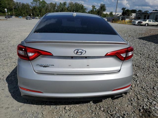 5NPE24AF1GH411723 - 2016 HYUNDAI SONATA SE SILVER photo 6