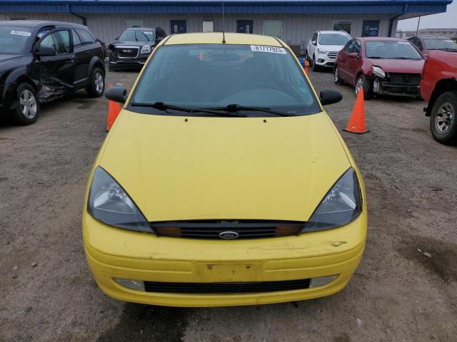 3FAFP31304R107349 - 2004 FORD FOCUS ZX3 YELLOW photo 5