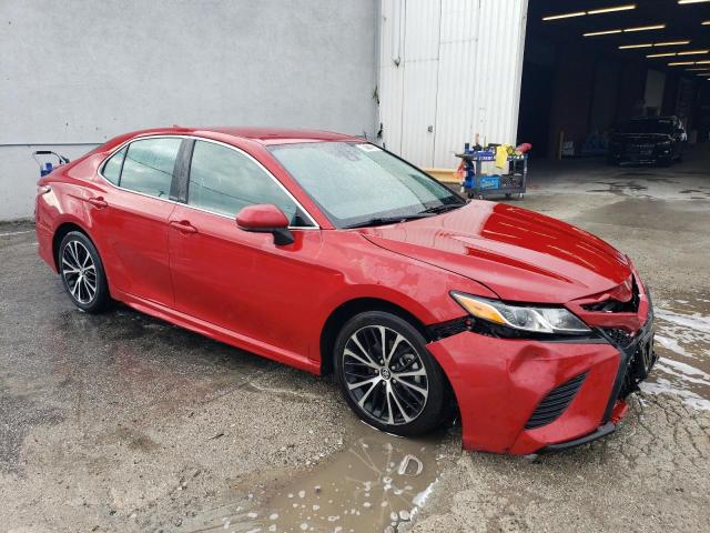 4T1G11AKXLU345661 - 2020 TOYOTA CAMRY SE RED photo 4