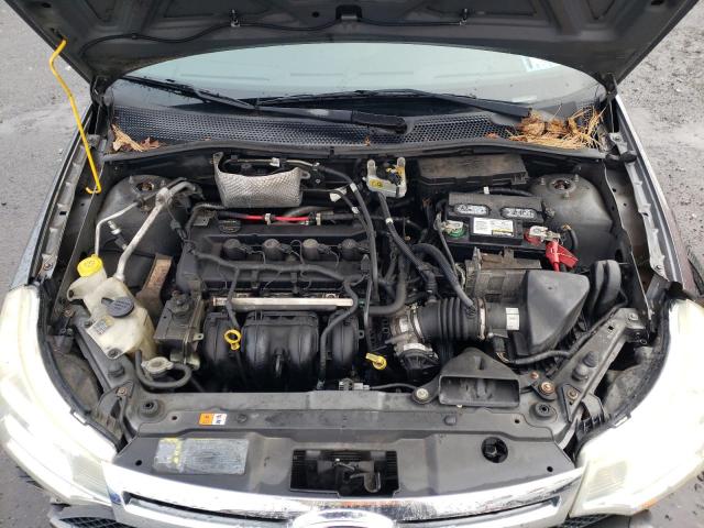 1FAHP3FN0AW119979 - 2010 FORD FOCUS SE GRAY photo 11