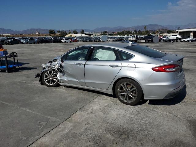 3FA6P0RUXKR105228 - 2019 FORD FUSION TITANIUM Gümüş foto 2
