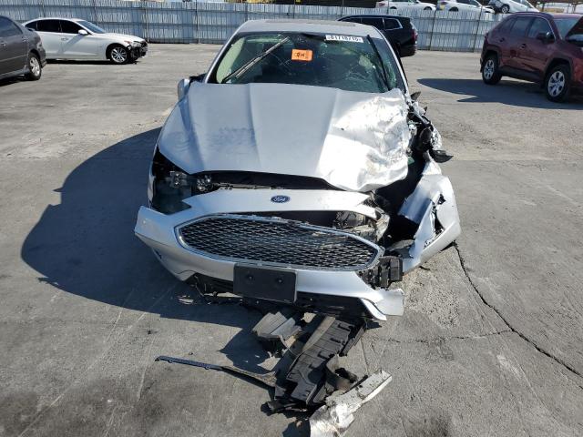 3FA6P0RUXKR105228 - 2019 FORD FUSION TITANIUM Gümüş foto 5
