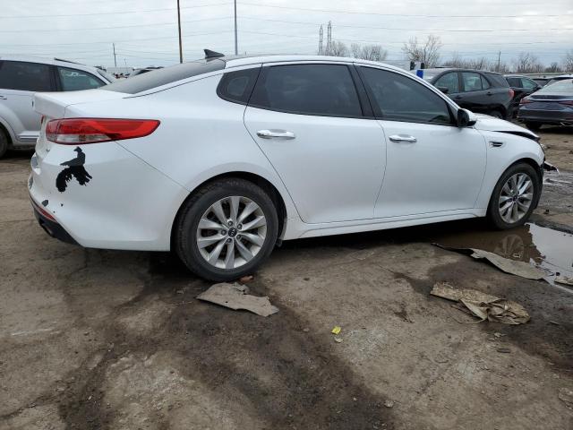 5XXGU4L35JG245022 - 2018 KIA OPTIMA EX WHITE photo 3