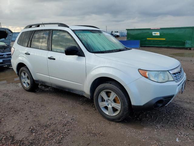 JF2SHABC9DG446032 - 2013 SUBARU FORESTER 2.5X أبيض صورة 4