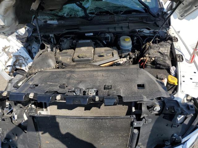 3C6UR5NL2JG240498 - 2018 RAM 2500 LARAMIE თეთრი ფოტო 11