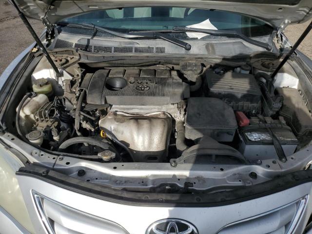 4T4BF3EK8BR117972 - 2011 TOYOTA CAMRY BASE Srebrny zdjęcie 11