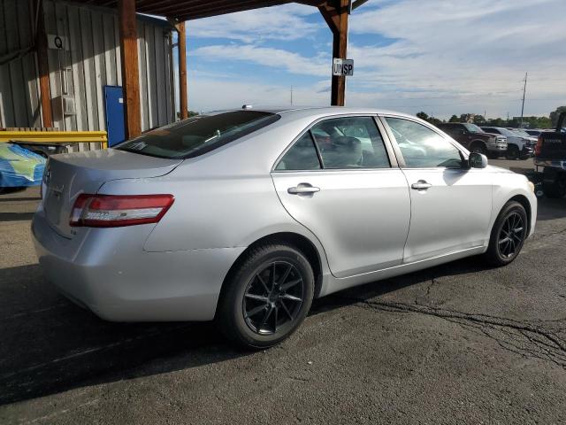 4T4BF3EK8BR117972 - 2011 TOYOTA CAMRY BASE Srebrny zdjęcie 3