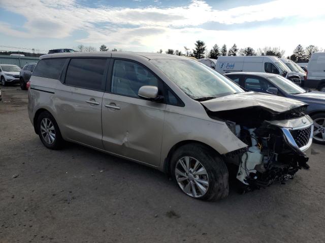 KNDMB5C13H6307488 - 2017 KIA SEDONA LX BEIGE photo 4