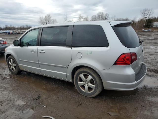 2V4RW3D14AR395436 - 2010 VOLKSWAGEN ROUTAN SE SILVER photo 2