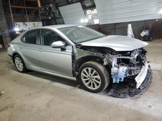 4T1C11AK1RU192787 - 2024 TOYOTA CAMRY LE 银色 照片 4