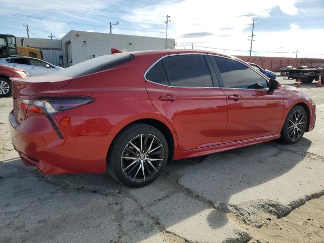 4T1G11AK7RU220304 - 2024 TOYOTA CAMRY SE NIGHT SHADE RED photo 3
