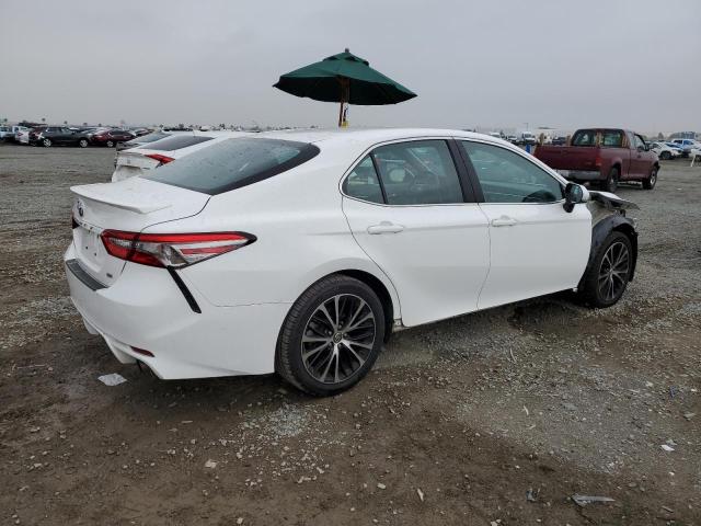 4T1B11HK0JU104771 - 2018 TOYOTA CAMRY L თეთრი ფოტო 3