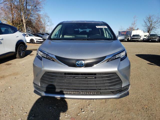 5TDKRKEC5MS064339 - 2021 TOYOTA SIENNA LE GRAY photo 5