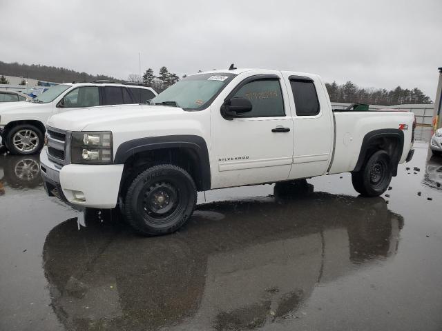 1GCRKSE31BZ159799 - 2011 CHEVROLET SILVERADO K1500 LT WHITE photo 1