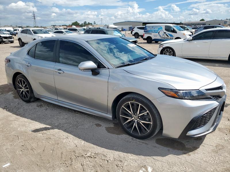 4T1T11AK5RU905061 - 2024 TOYOTA CAMRY SE NIGHT SHADE SILVER photo 4