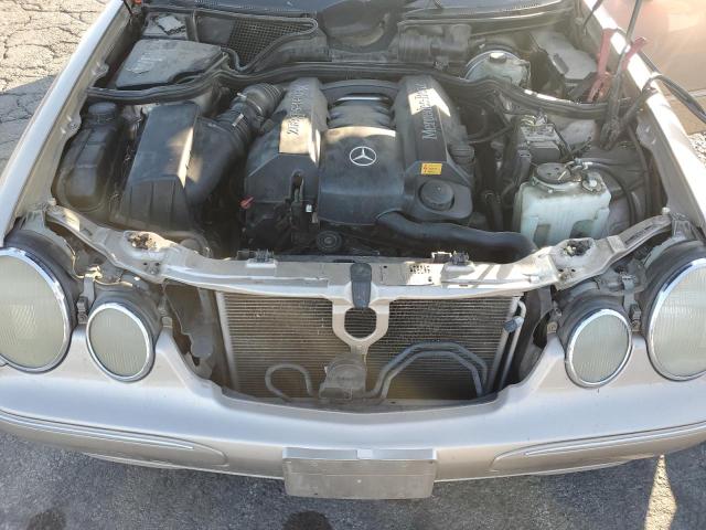WDBJF65J7YB019974 - 2000 MERCEDES-BENZ E 320 金色 照片 11