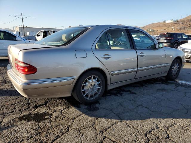 WDBJF65J7YB019974 - 2000 MERCEDES-BENZ E 320 金色 照片 3