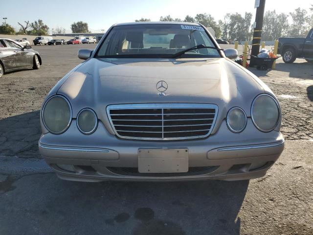 WDBJF65J7YB019974 - 2000 MERCEDES-BENZ E 320 金色 照片 5