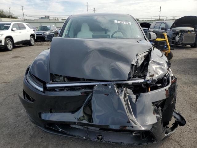 7SAYGDEE2TF378808 - 2026 TESLA MODEL Y შავი ფოტო 5