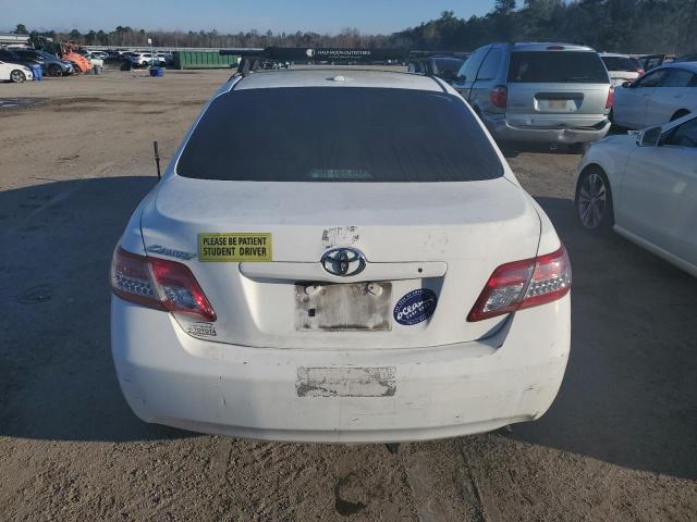 4T1BF3EK8BU682555 - 2011 TOYOTA CAMRY BASE WHITE photo 6