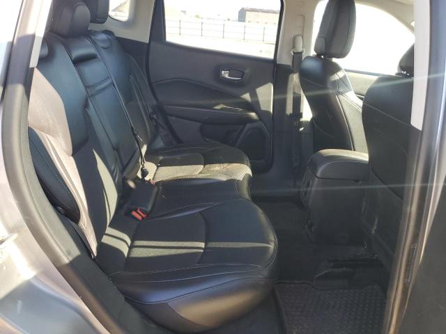 3C4NJDBB2KT592628 - 2019 JEEP COMPASS LATITUDE Silber Foto 10