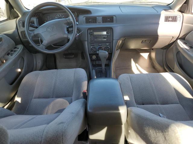 JT2BG22K5Y0470771 - 2000 TOYOTA CAMRY CE SILVER photo 8