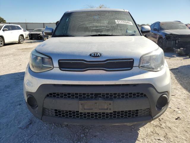 KNDJN2A23H7481379 - 2017 KIA SOUL SILVER photo 5