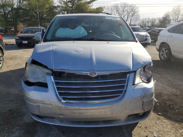 2A4RR5D16AR120982 - 2010 CHRYSLER TOWN & COU TOURING SILVER photo 5