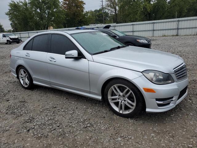 WDDGF8ABXDG139728 - 2013 MERCEDES-BENZ C 300 4MATIC SILVER photo 4
