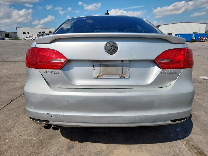 3VWLX7AJ8BM006019 - 2011 VOLKSWAGEN JETTA SEL SILVER photo 6