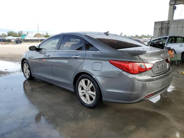 5NPEC4AC4DH548685 - 2013 HYUNDAI SONATA SE SILVER photo 2