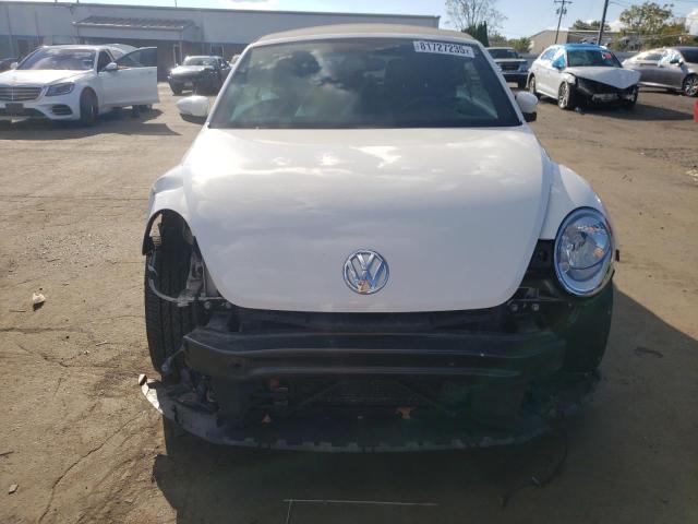 3VW5P7ATXDM805653 - 2013 VOLKSWAGEN BEETLE 白色 照片 5