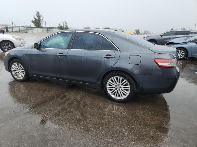 4T1BF3EK4AU044429 - 2010 TOYOTA CAMRY BASE GRAY photo 2