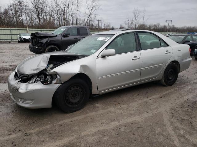 4T1BE30K45U592365 - 2005 TOYOTA CAMRY LE SILVER photo 1
