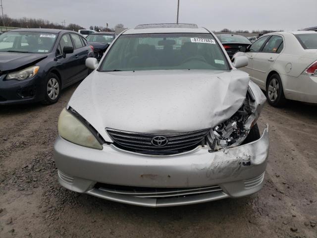 4T1BE30K45U592365 - 2005 TOYOTA CAMRY LE SILVER photo 5