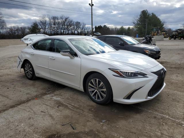 58ADA1C16MU001469 - 2021 LEXUS ES 300H WHITE photo 4