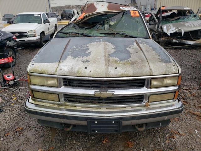 1GNEK13R4WJ317676 - 1998 CHEVROLET TAHOE K1500 WHITE photo 5